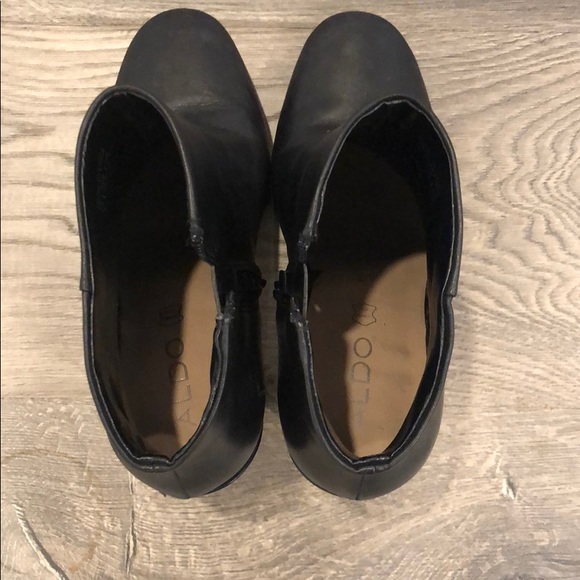 Black Aldo leather ankle booties - Picture 3 of 3